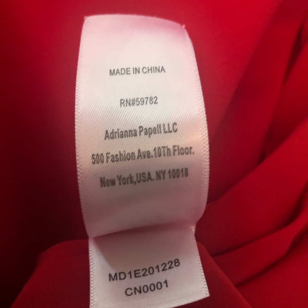 Red gown - Picture 5 of 6